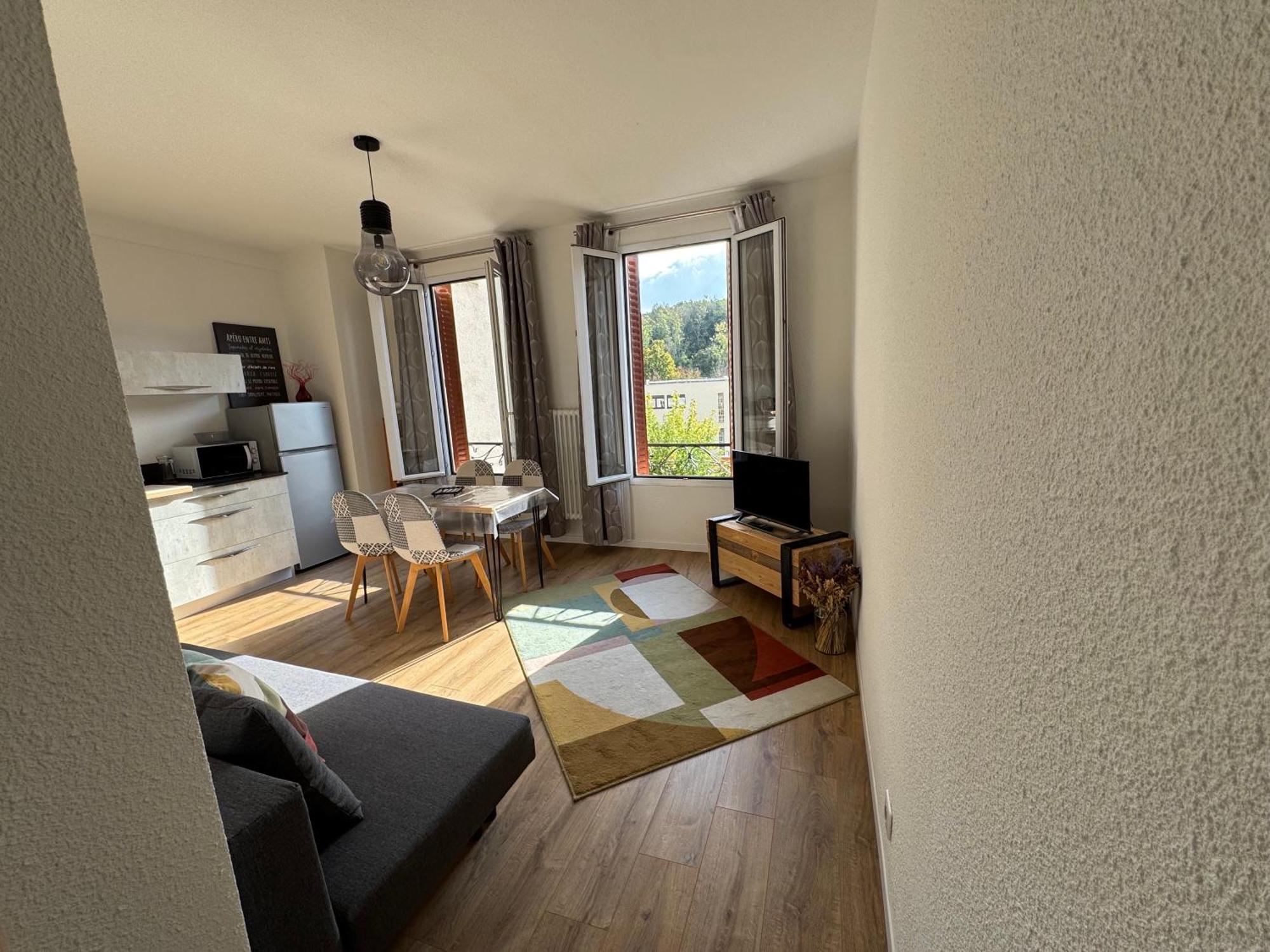 Appartement Le Madargue Idealement Place Châtel-Guyon Exterior foto